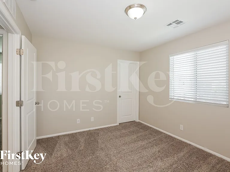 4515 Amberley Ridge Ave — Photo 12