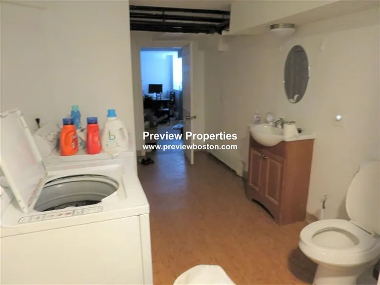 17A Putnam Ave — Photo 4
