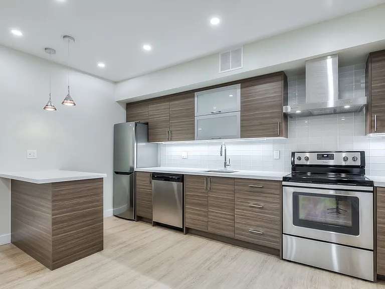 240 Durie St #305 — Photo 8