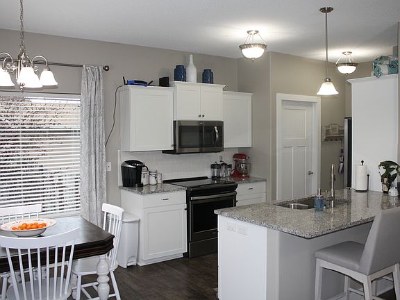 4th image of 1402 W Gambels Ct