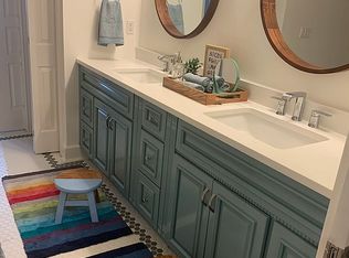 557 Englemore Rd, Clifton Park, NY 12065