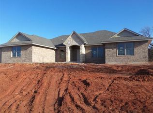 10814 Green Meadows Dr, Edmond, OK 73025