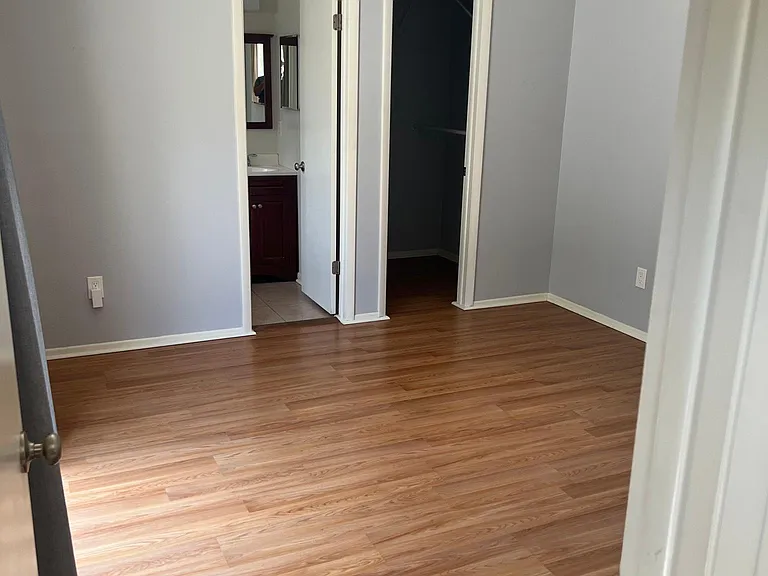2314 E Crystal Lake Ave — Photo 9