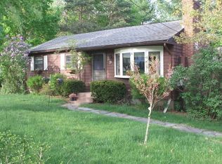 9 S Row St, Chelmsford, MA 01824