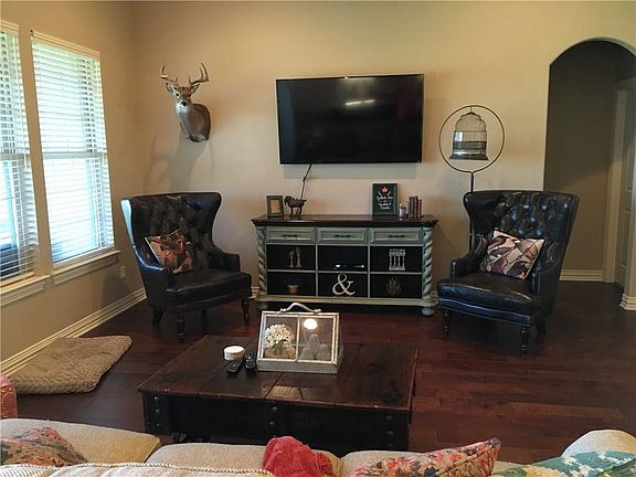 2nd image of 1731 Round Rock Cir