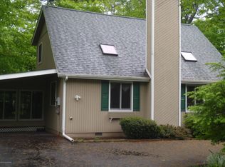 5231 Apache Trl, Tobyhanna, PA 18466