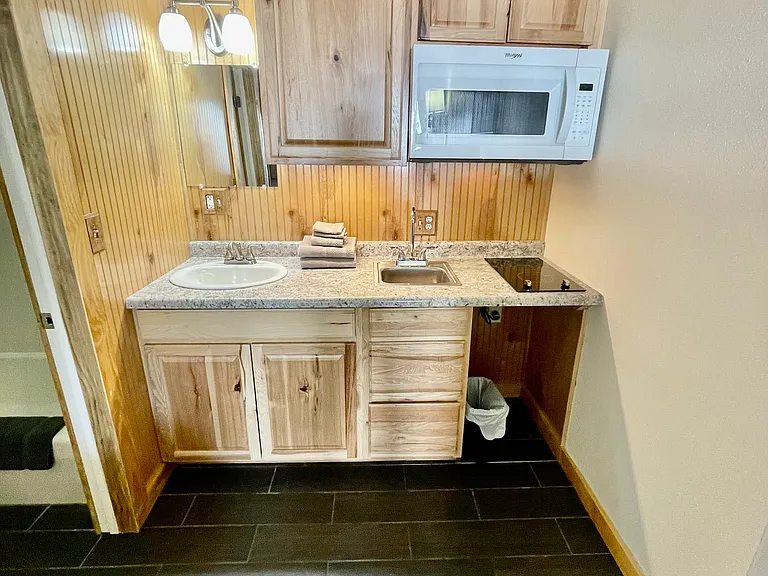 102 N Maple Ave #22 — Photo 3
