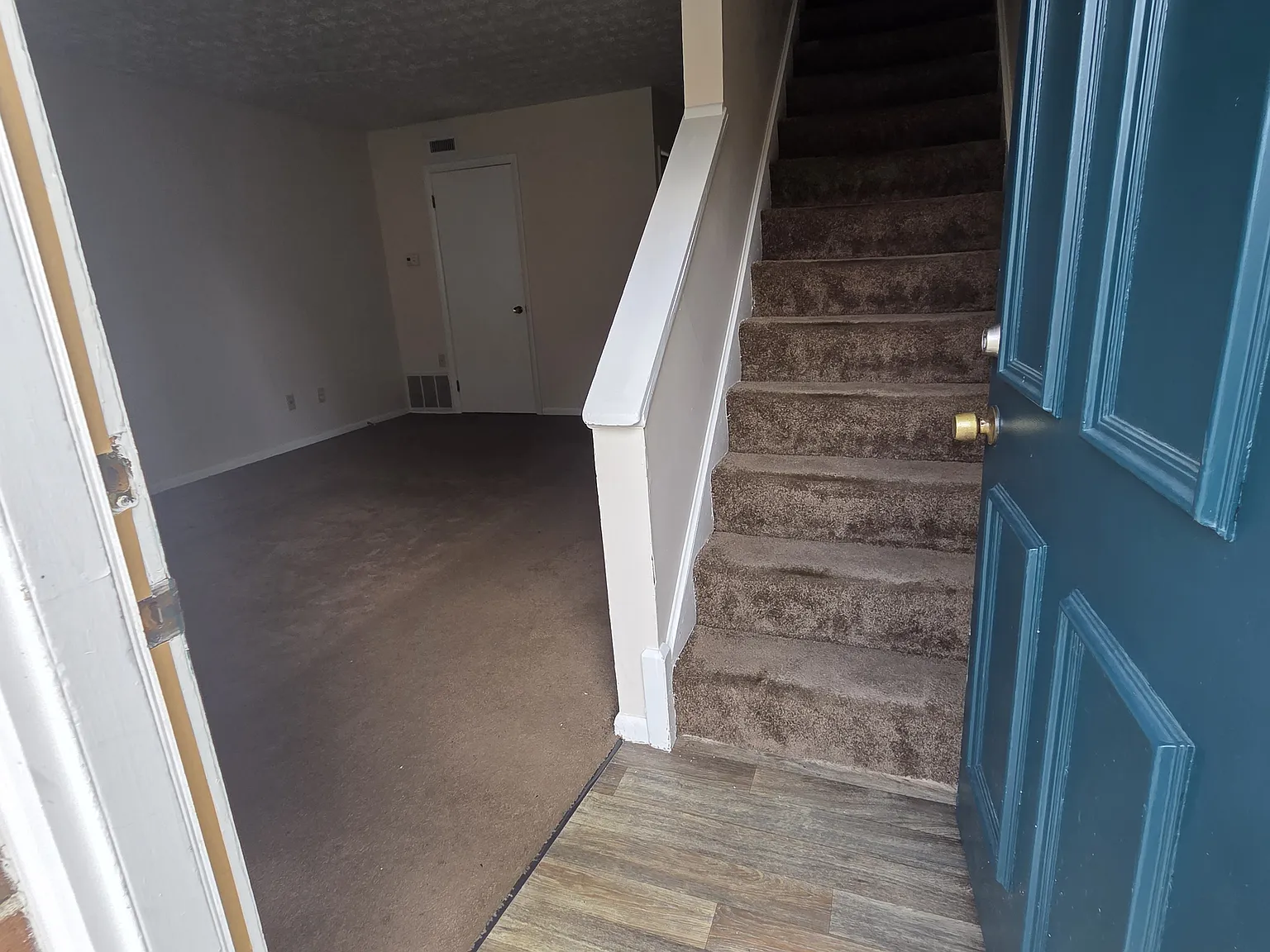 2 bed, 960 sqft, $1,150 — Photo 1