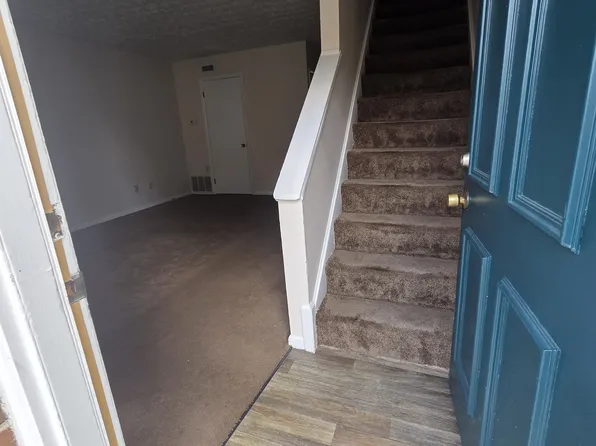 617 Virginia Lane Ct, Westerville, OH 43081