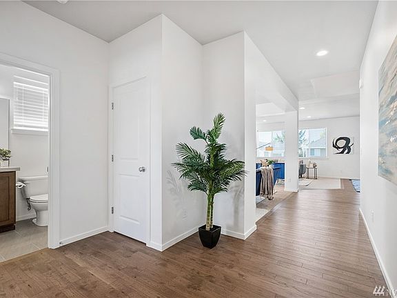 4th image of 25511 137th Ave SE