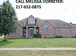 106 Lilac Ln, Chatham, IL 62629