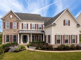 3008 Farm View Dr, Mc Donald, PA 15057