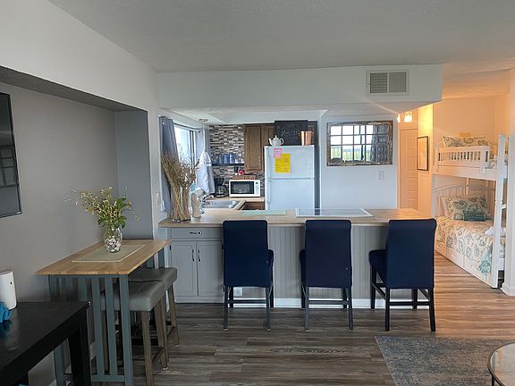 5th image of 1311 Lake Park Blvd S APT 14B