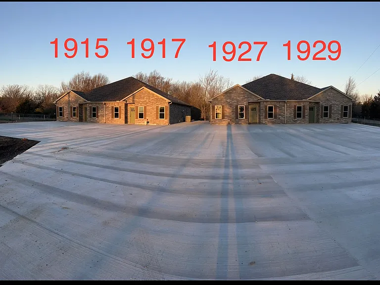 1915 County Road 31150 — Photo 5