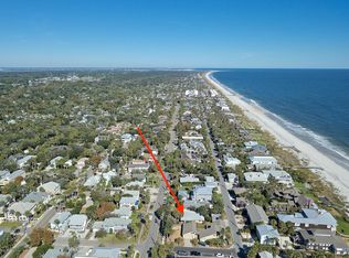 128 Beach Ave, Atlantic Beach, FL 32233