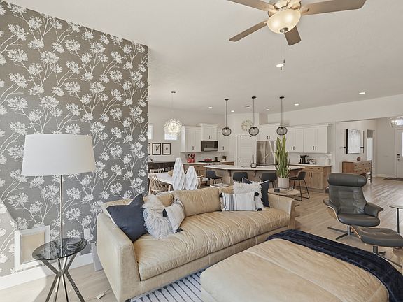 5th image of 4004 Cerro Way