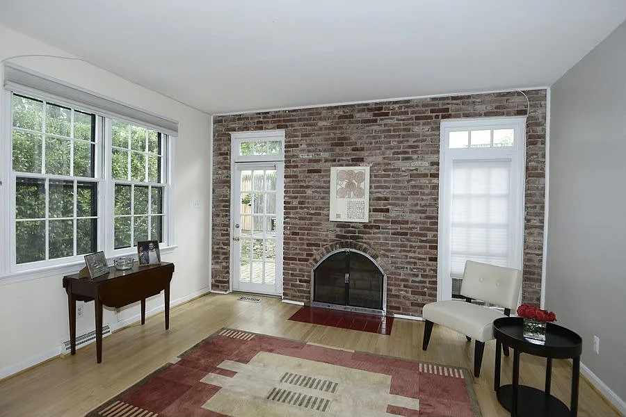 4040 Ellicott St NW photo 1