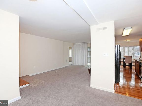 5th image of 428 Girard St APT 179