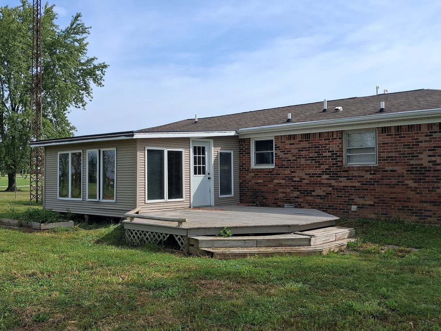 3 bed, 1496 sqft, $1,600 — Photo 2