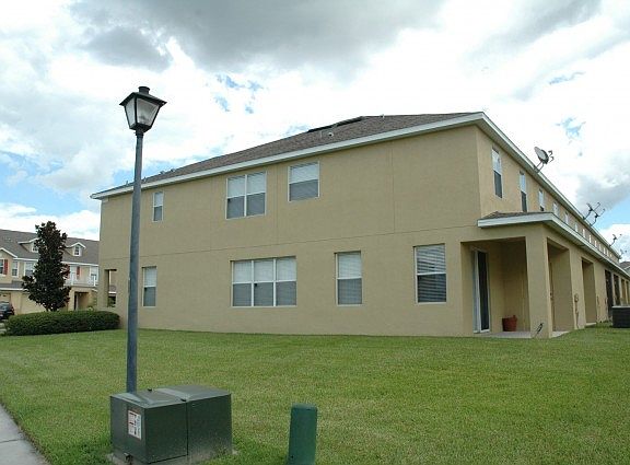 3rd image of 2910 Grafton Dr