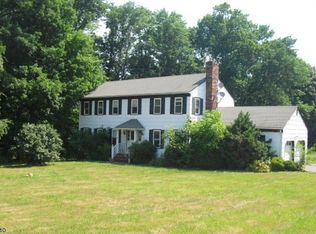 624 Sidney Rd W, Pittstown, NJ 08867