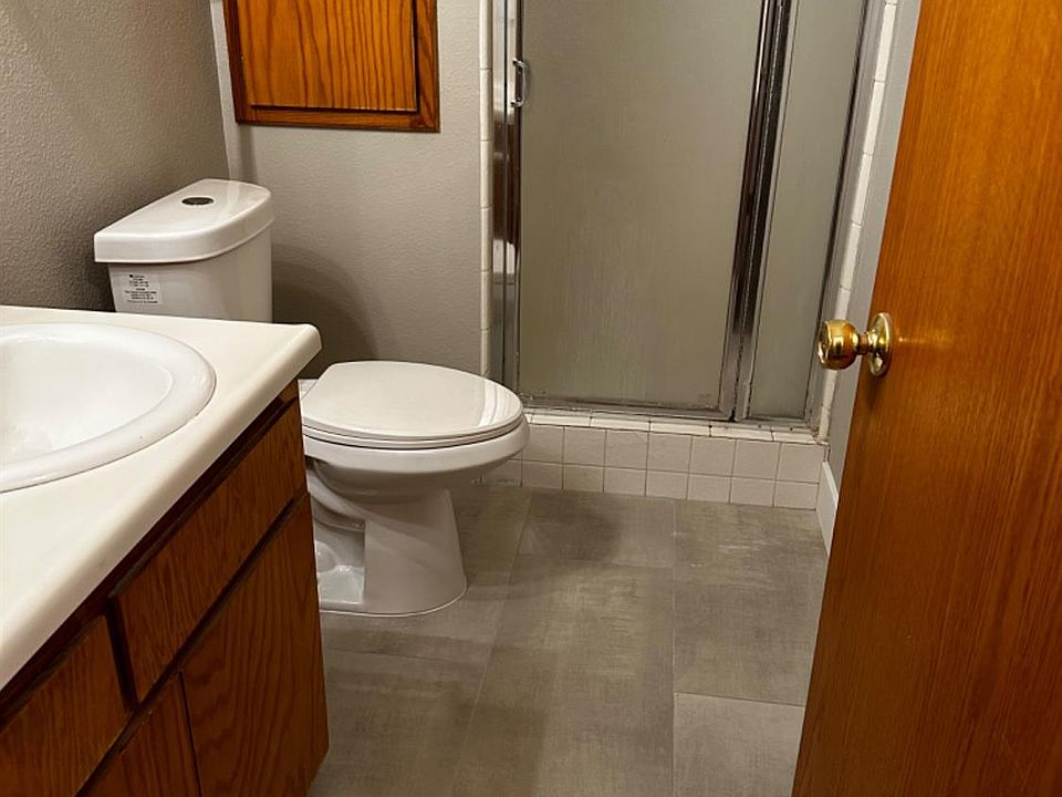1st image of 40 College St #40A