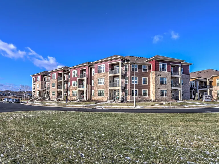 The Landing on East Hill Parkway — Photo 5