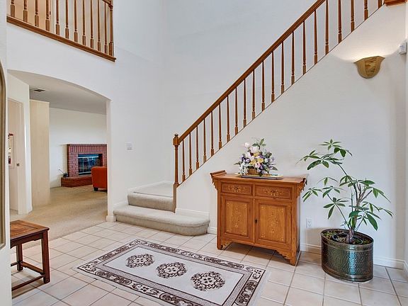 4th image of 9415 Laurentian Dr
