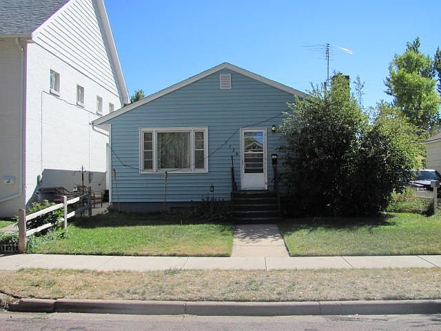 1st image of 1728 Custer St
