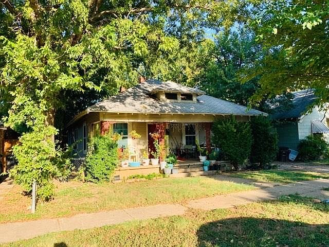 2nd image of 2208 N Houston St