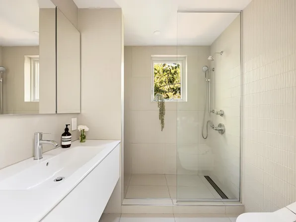 137 Maspeth Avenue image 12 of 18