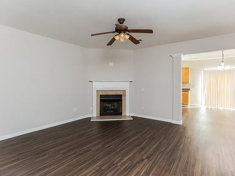2044 Lakeshore Overlook Dr NW — Photo 4