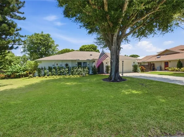 221 Channing CT, NAPLES, FL 34110