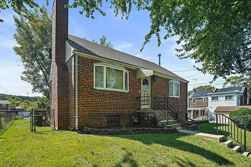 813 Hilltop Ter SE Photo 1