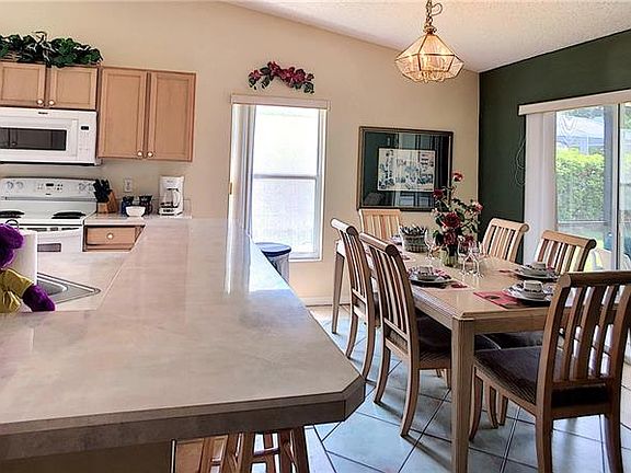 5th image of 7810 Laurel Oak Ln