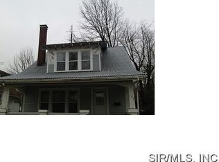 157 N Broad St, Hillsboro, IL 62049