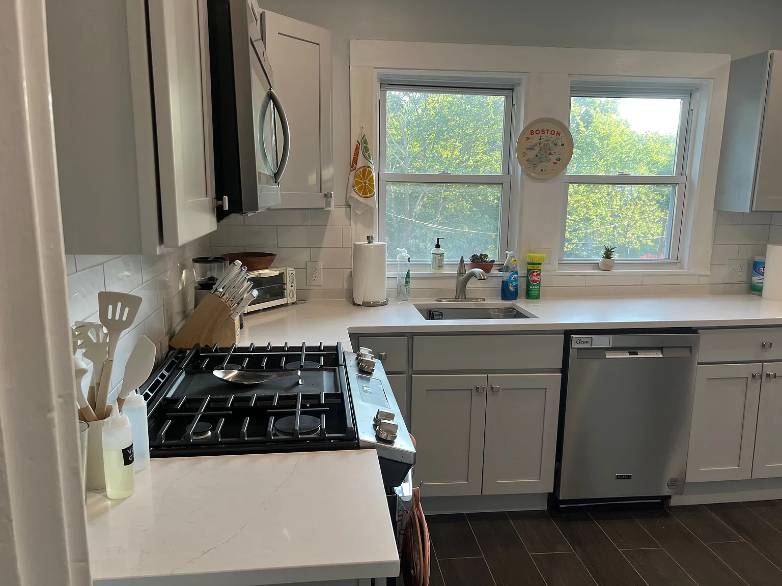 2 bed, 1.0 bath, 1265 sqft, $3,000 — Photo 3