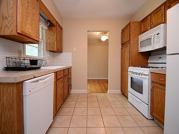 4th image of 2515 S 80th Ave