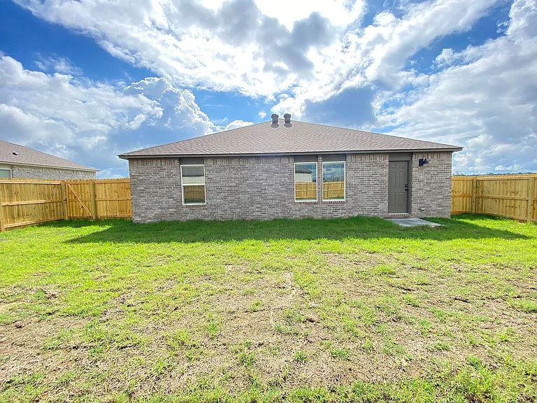 189 Preston Ln — Photo 2