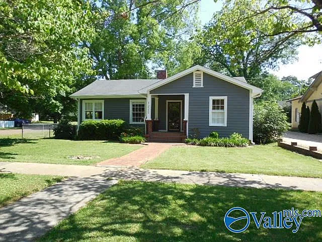 1222 Clinton Ave SE — Photo 1