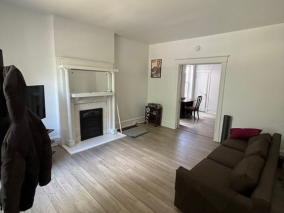 2nd image of 4166 Juniata St #1
