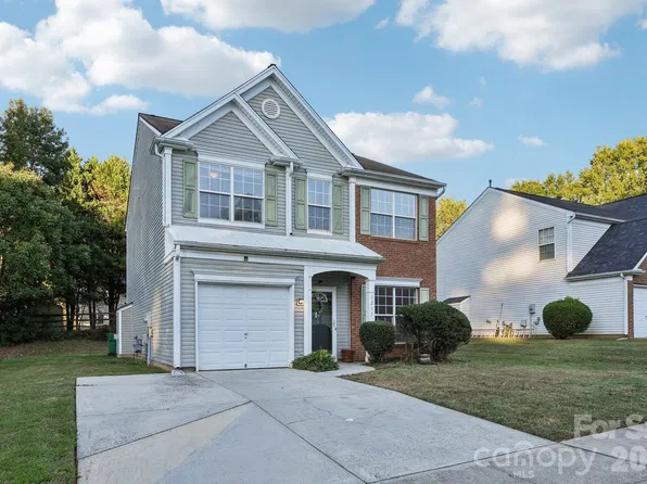 1217 Stourbridge Lion Dr, Charlotte, NC 28213