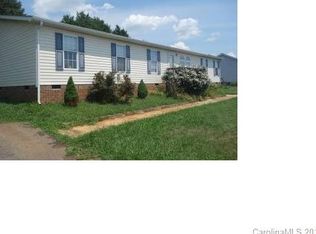 962 Eastern Ridge Dr, Newton, NC 28658