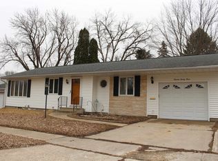 1323 Maple St, Sac City, IA 50583