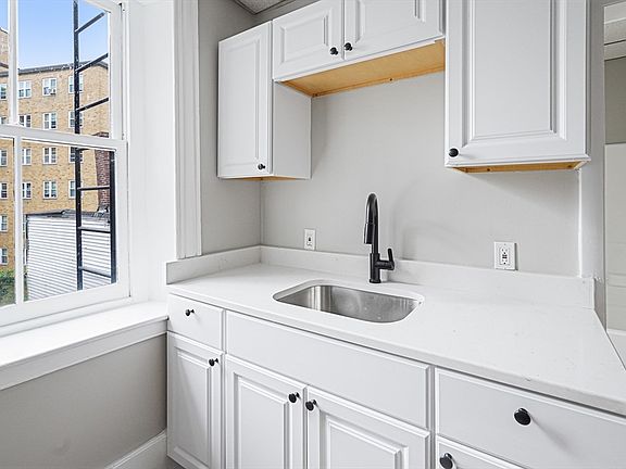 5th image of 100 Appleton St