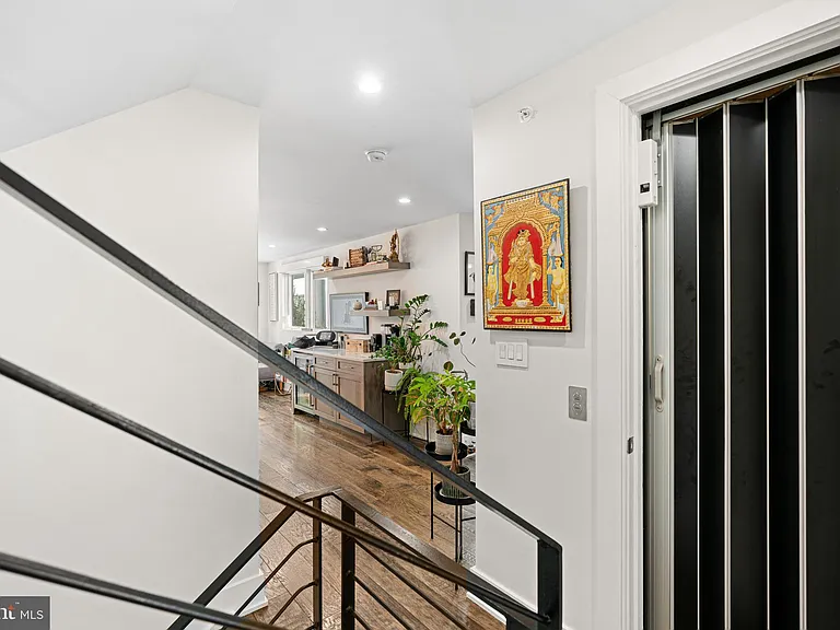 212 N 21st St #1 — Photo 31