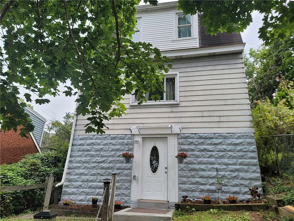 846 Monteiro St photo 1