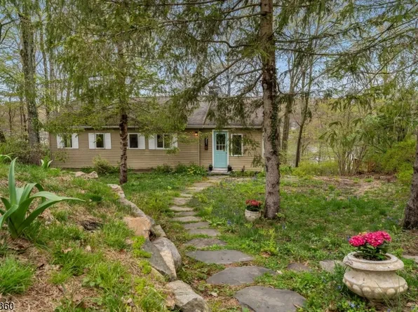 351 E Lakeshore Dr, Vernon Twp., NJ 07422
