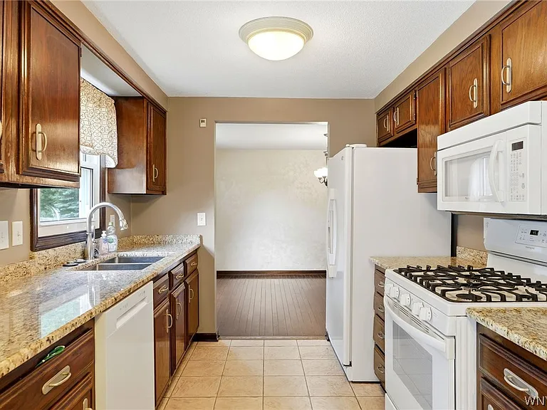 306 Sagewood Ter — Photo 2