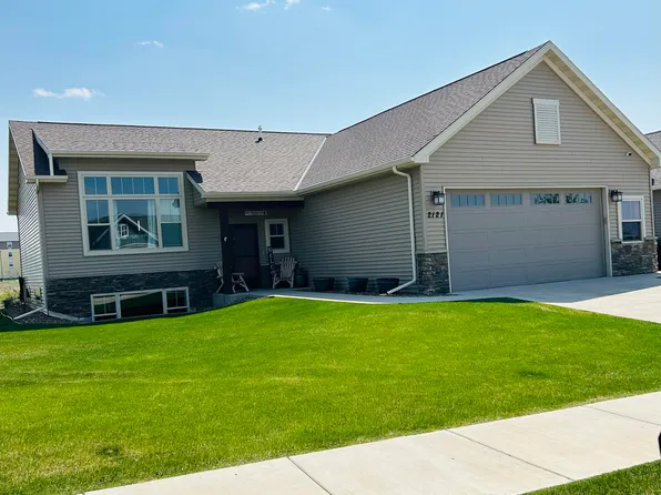 2121 5th Ave NE, Watford City, ND 58854